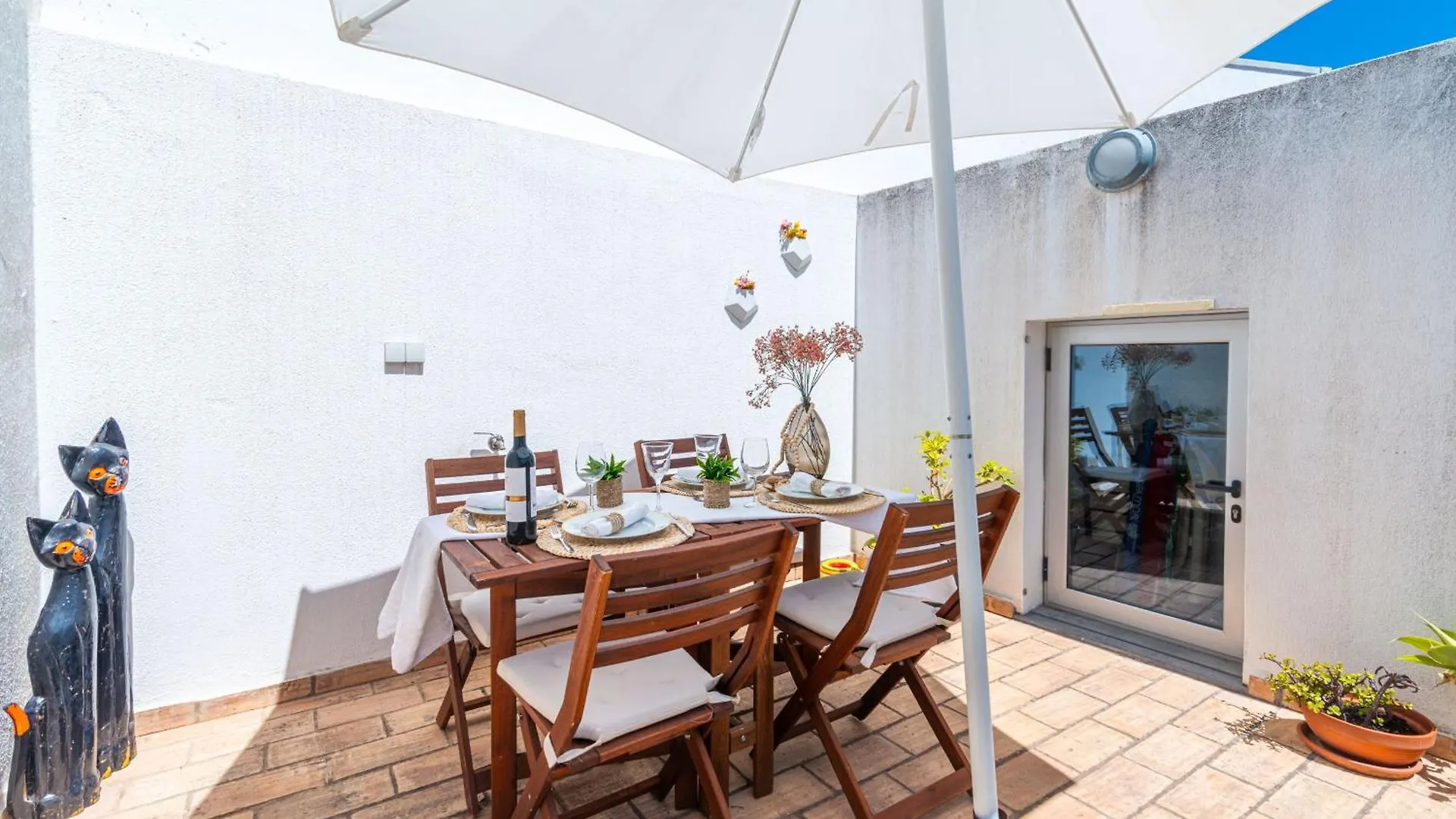 White & Grey House Villa Tavira